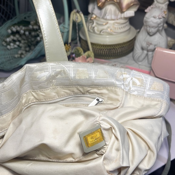 Vintage CHANEL Travel Ligne Tote Bag - Picture 8 of 10